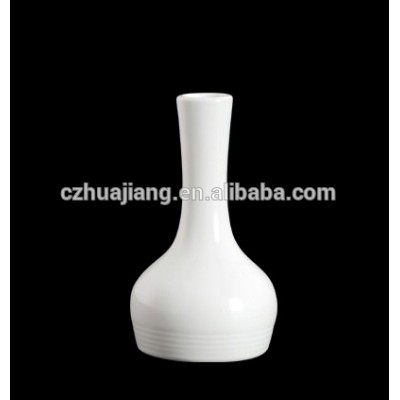 chaozhou factory direct wholesale elegant white porcelain embossed vase